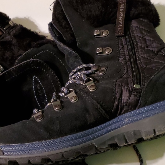 Merrell women's 7 black quilted and leather boots w/ lace up and side zip - Picture 3 of 7